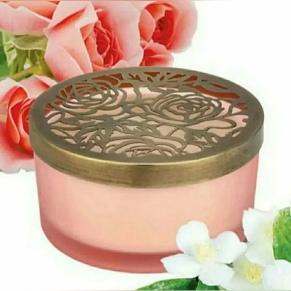 DESERT BLOOM Simply Indulgent Scented Soy Candle, 21 oz